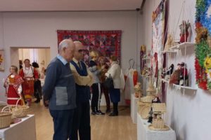 В Городском выставочном зале Брянска открылась выставка народных мастеров