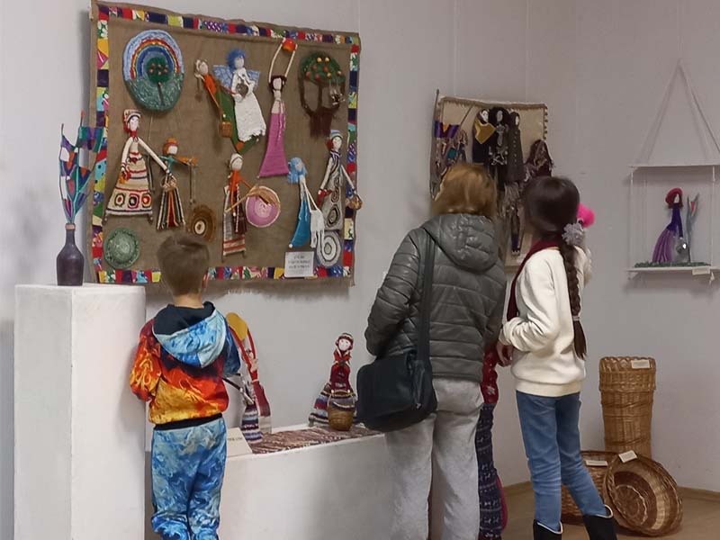 В Городском выставочном зале Брянска открылась выставка народных мастеров