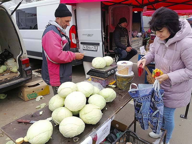 На ярмарках выходного дня в Брянске выросли продажи капусты