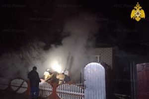 В Карачеве ночью сгорел жилой дом. Жертв нет