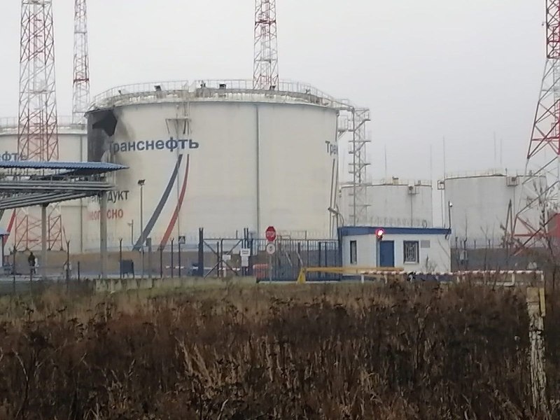 Беспилотник атаковал нефтебазу «Транснефти» под Орлом. Сразу после совещания по безопасности в ЦФО в Брянске
