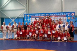 Брянские самбисты завоевали девять золотых медалей на «Юности России»