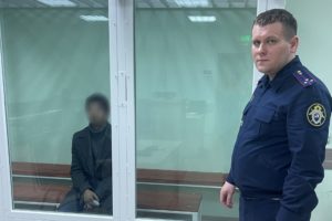 В Брянске заключён под стражу 19-летний насильник, изрезавший ножом 16-летнюю студентку колледжа искусств