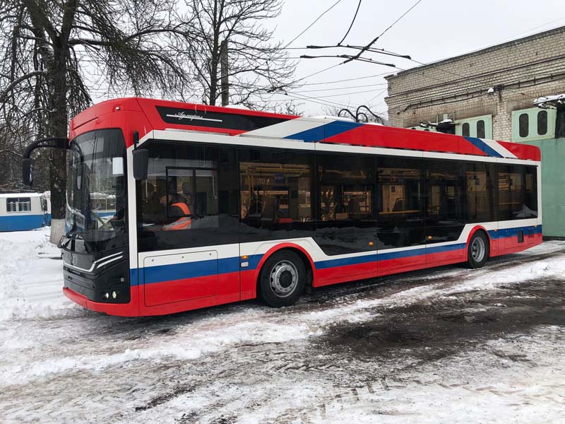 И обучение, и рост зарплат: брянские транспортники зазывают водителей на новые троллейбусы