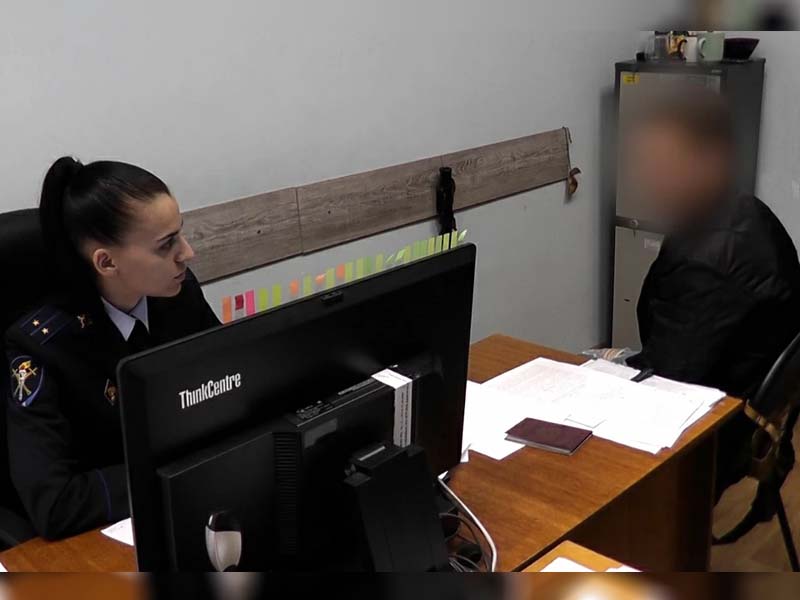В Брянске задержан курьер мошенников, которые «развели» 87-летнюю старушку на 345 тыс. рублей. Деньги успели «уйти»