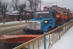 «Задел на будущий снегопад»: с улиц Брянска за три дня вывезли более 1300 тонн снега