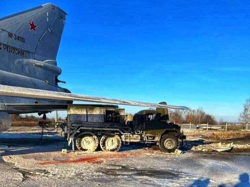 Угроза для «стратегов»: ВСУ пытаются бить по аэродромам в глубине территории России
