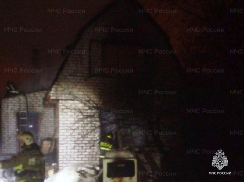 В сгоревшем частном доме в Клинцах погиб его хозяин-инвалид