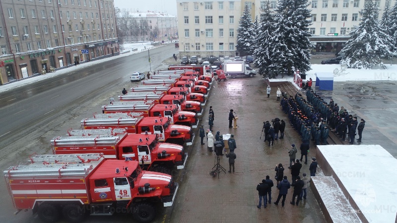 Брянские пожарные получили почти три десятка новых аварийно-спасательных и вспомогательных машин
