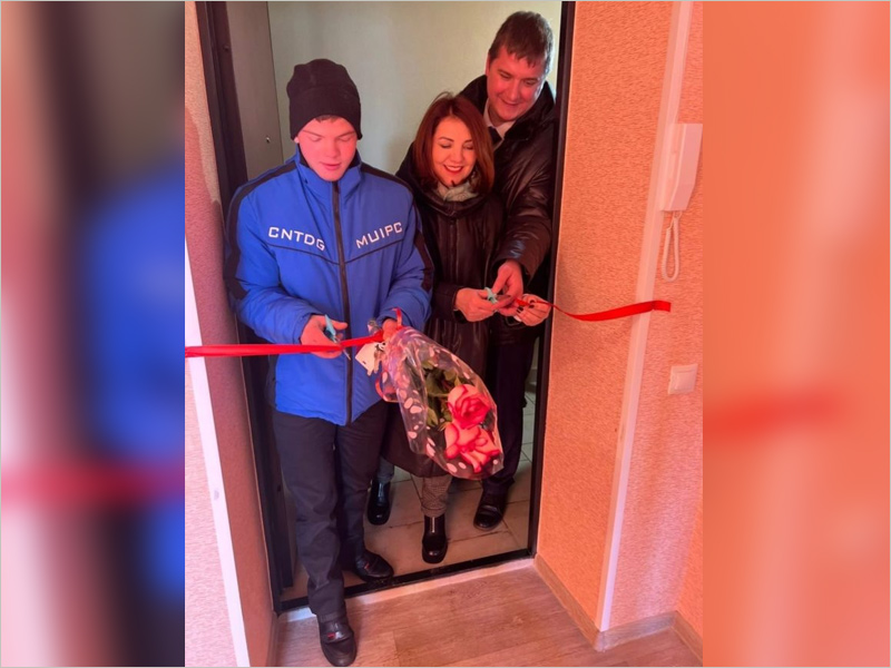 Климовский победитель первенства мира по пауэрлифтингу получил ключи от новой квартиры