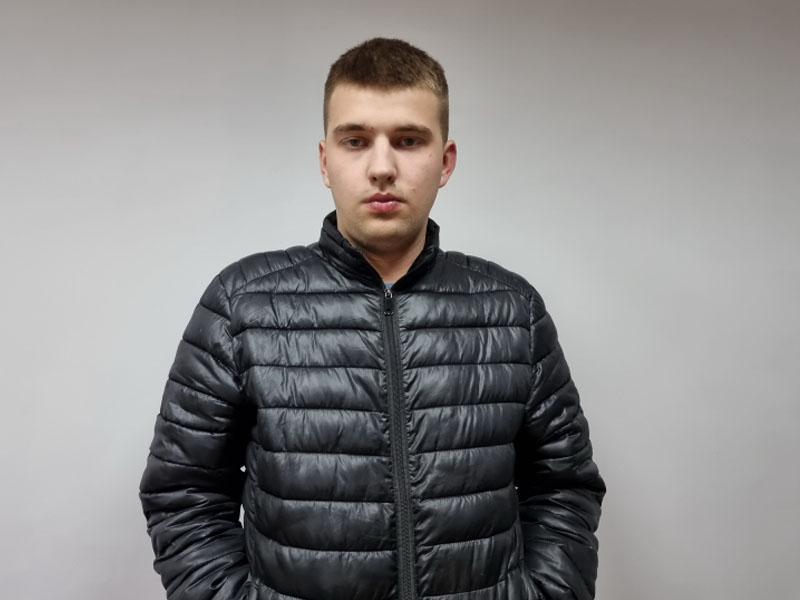 В Брянске задержан 20-летний курьер телефонных мошенников. В этот раз — с деньгами