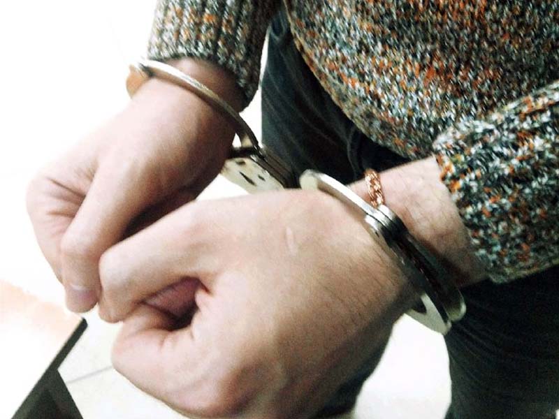 Житель Брянска, по пьяни «зарядивший» ногой в лицо полицейскому при исполнении, отсидит 2,5 года