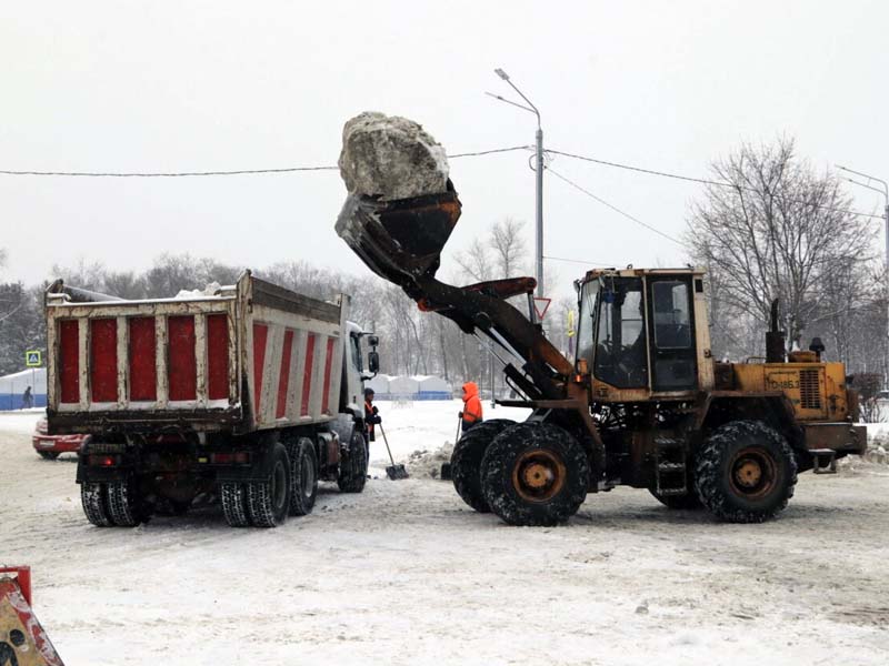 Коммунальщики за зимний сезон вывезли с улиц Брянска более 45 тыс. тонн снега