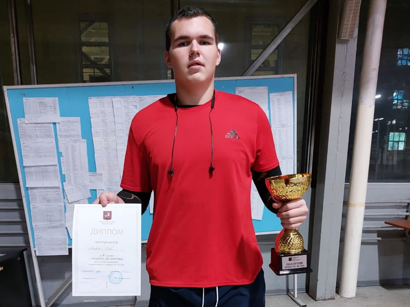 Брянский спортсмен Егор Ларин установил рекорд в толкании ядра