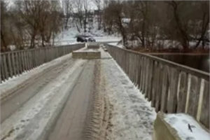 В Брянской области из-за зимнего паводка перекрыт мост через Десну между Сельцо и Сельцо
