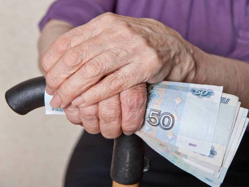 В Брянске задержали ещё двоих пособников дистанционных мошенников, обобравших стариков на 1,3 млн. рублей