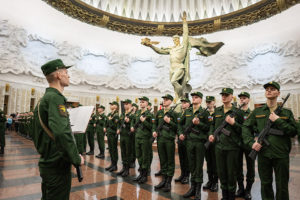 Брянские новобранцы Преображенского полка приняли присягу в московском Музее Победы