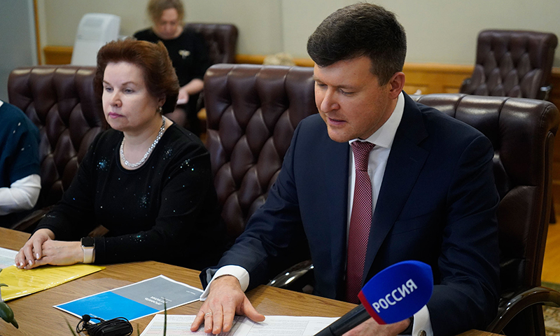 Новый управляющий Брянского отделения Банка России Дмитрий Сазонов представлен губернатору