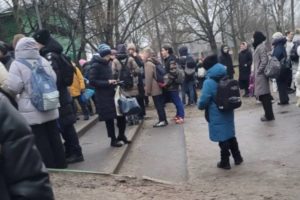 В Брянске второй день подряд утро начинается с эвакуации школ