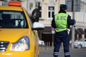 Брянская автоинспекция за два дня операции «Легковое такси» отловила семь таксистов-нелегалов