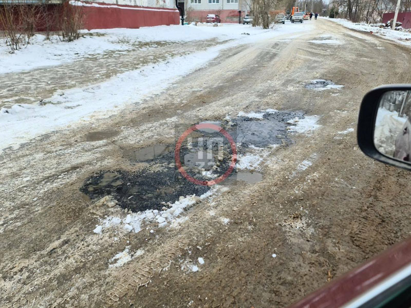 В Брянске в январе начали «временный» ямочный ремонт дорог