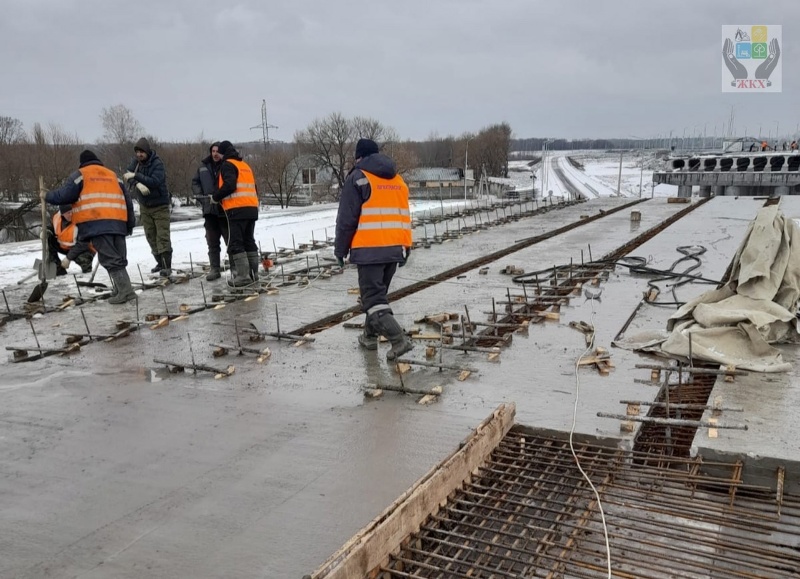 На строительстве Славянского моста завершается монтаж 8-го пролёта