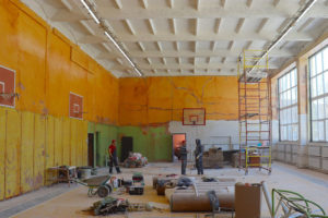 В школе 60 ремонтируют спортзал. На планируемые властями «откроем в начале февраля» у строителей времени не осталось