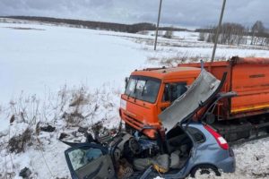 В лобовом ДТП под Жуковкой погиб 40-летний пассажир, женщина-водитель в реанимации