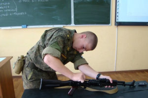 С 1 сентября в брянских школах начнут преподавать начальную военную подготовку