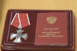Александр Макаров передал орден Мужества семье Героя, погибшего в СВО