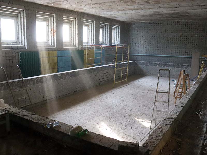 В брянской гимназии №6 начался капремонт бассейна, не работавшего более десяти лет