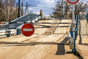 Паводок-2023: в Брянске  закрыто движение по понтонному мосту