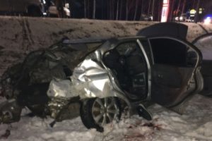 Брянская полиция расследует смерть водителя легкового авто в лобовом столкновении