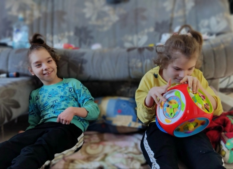 Волгоградский детский фонд собирает деньги на реабилитацию тройняшек с ДЦП