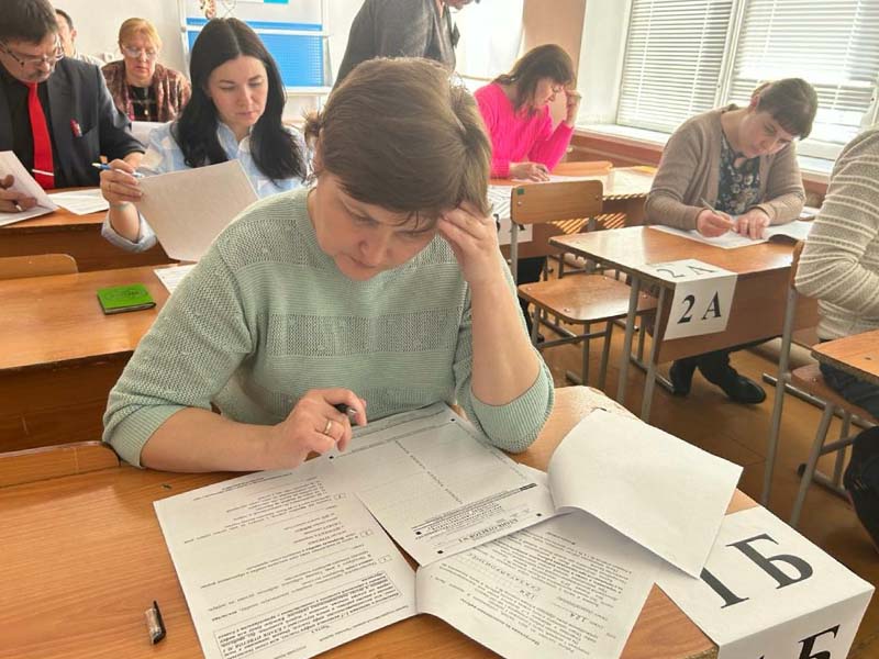 Родители брянских выпускников 21-27 марта попробуют сдать ЕГЭ по русскому языку