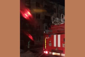 Ночной пожар в Карачеве: в горевшей квартире погиб мужчина