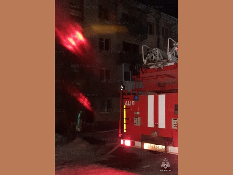 Ночной пожар в Карачеве: в горевшей квартире погиб мужчина