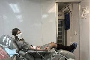 Сотрудники «Брянскэнерго» в День донора сдали более 20 литров крови