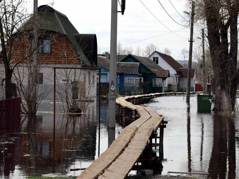 Власти Брянска из-за резкого подъёма воды в реках ввели режим повышенной готовности