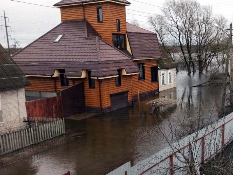 МЧС предупредило о резком подъёме воды в брянских реках. В Брянске уже затоплено два дома