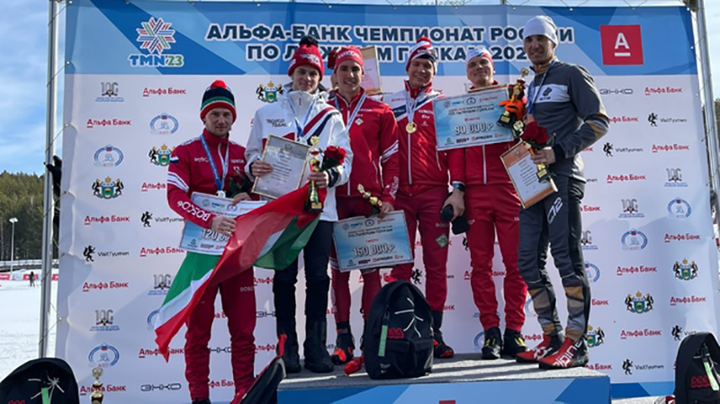 Александр Большунов стал чемпионом России в командном спринте вместе с Александром Терентьевым