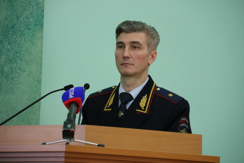 Главный полицейский Брянской области презентовал облдуме четыре пояса