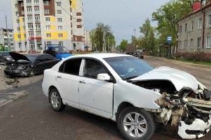 В ДТП с двумя иномарками в Бежице пострадали две 17-летние пассажирки
