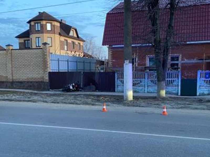 В Брянске на улице Бежицкой серьезно «поломался» мотоциклист
