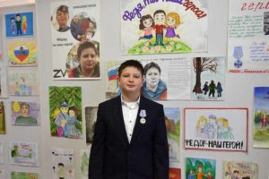 Брянскому мальчику Феде, спасшему детей при атаке украинских диверсантов, вручили медаль «За отвагу»