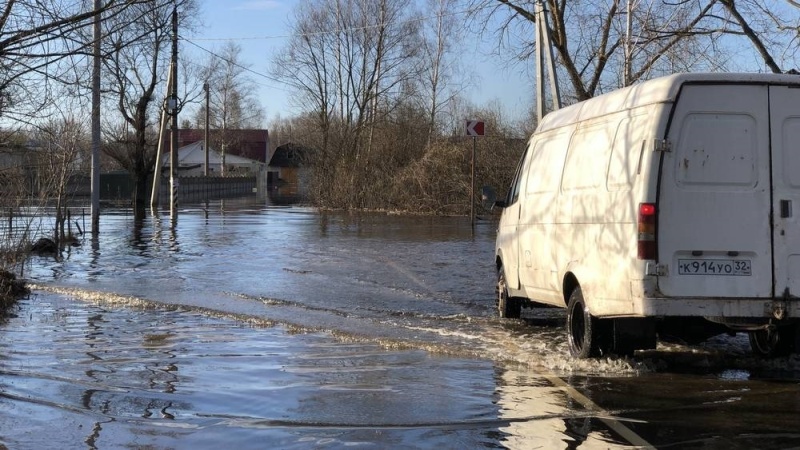 Уровень воды в Десне в черте Брянска упал уже на полтора метра