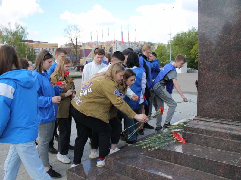В Брянске в преддверии 9 мая стартовала акция «Георгиевская ленточка»