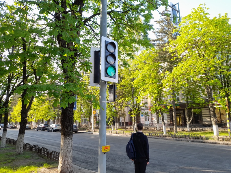 Первый новый светофор на заработал на улице Куйбышева в Брянске