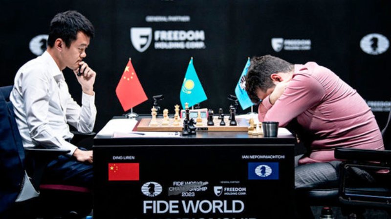 Ян Непомнящий и Дин Лижэнь сыграли вничью в 13-й партии матча за звание чемпиона мира по шахматам