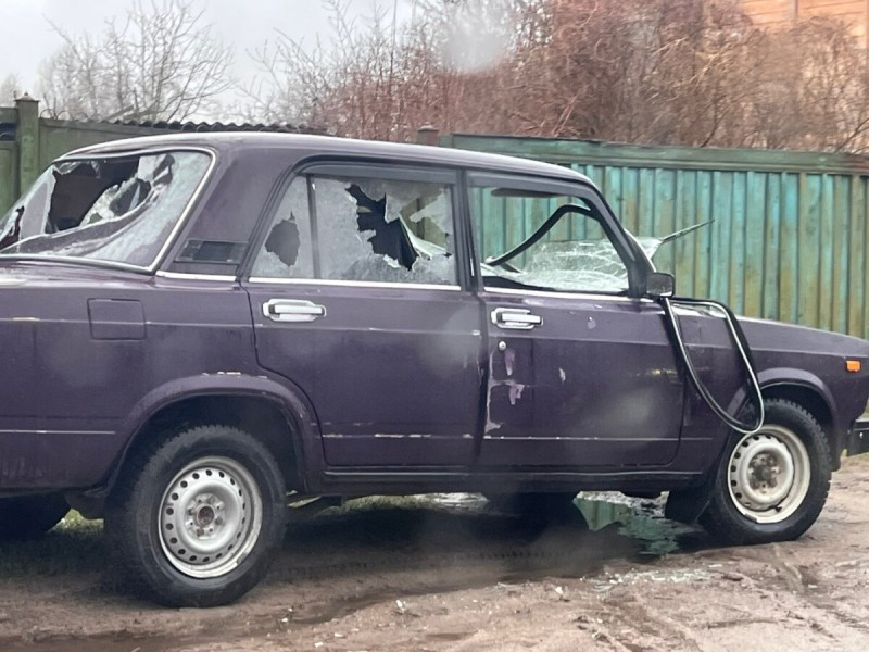 Три попытки угона автомобилей предприняты ночью в Новозыбкове, один автомобиль повреждён